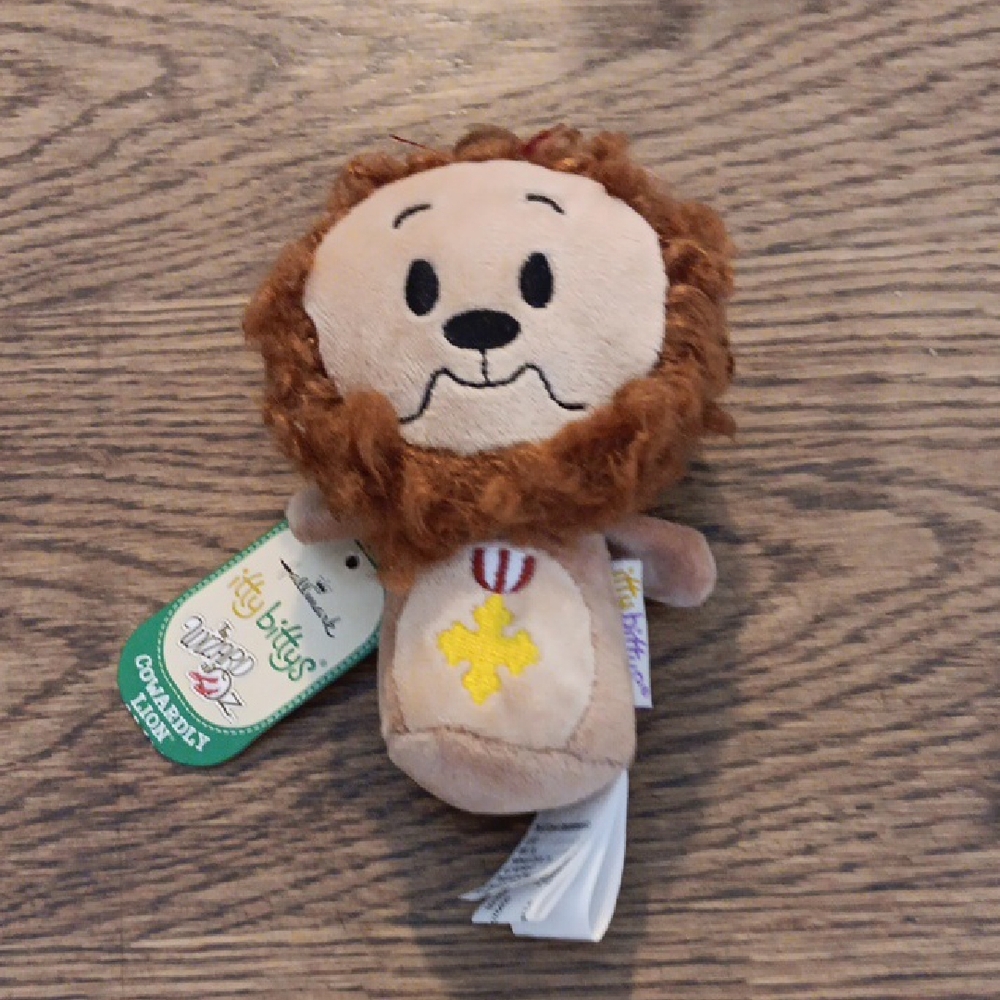 Hallmark Itty Bitty Cowardly Lion Toy with Fluffy Mane